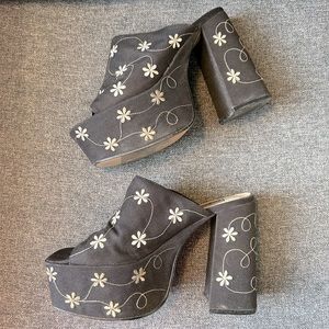 90s Citi Snappers Platform Heels size 6